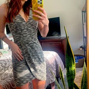 Grey knit V-cut mini dress